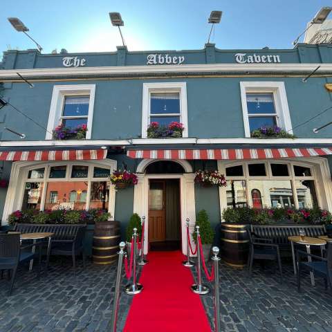 Abbey red